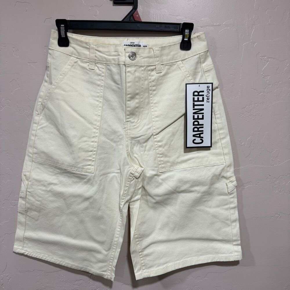 Refuge Women’s Cargo Shorts Cream/White